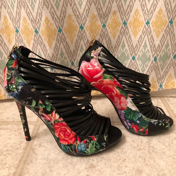 NEW Steve Madden Floral Strappy Heels - Picture 1 of 5